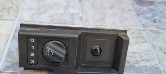 Land Rover Discovery Headlight level height control switch YUK100260