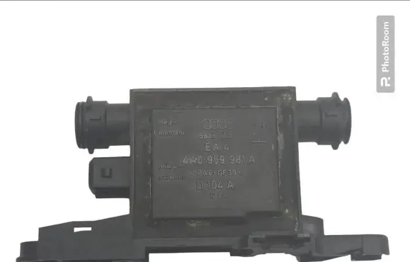 Audi A4 S4 B5 8D Door control unit/module 4A0959981A D104A