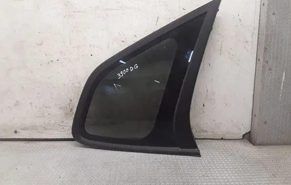 KIA Carens II Rear side window