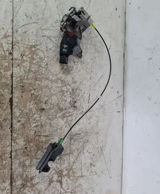 Peugeot 107 Rear door lock
