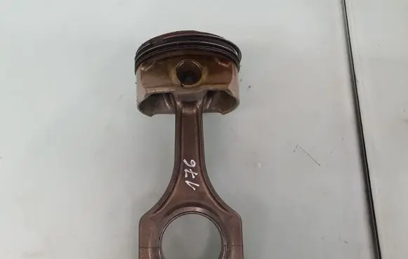 BMW M5 Piston with connecting rod 11257840922 11247838623