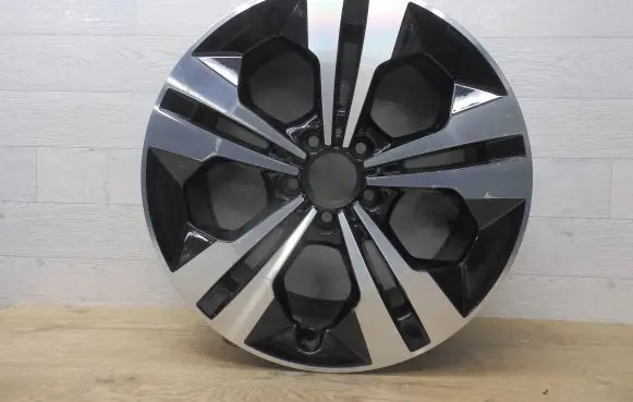 Mercedes-Benz GLB x247 R18 alloy rim A2474012900 A247401