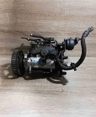 Volkswagen Polo III 6N 6N2 6NF Fuel injection high pressure pump 028130110T 414111