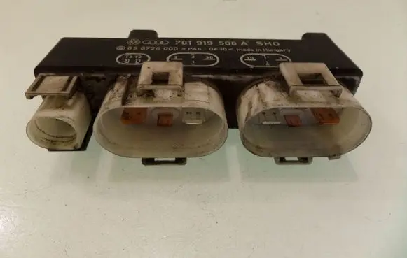 Volkswagen Sharan Coolant fan relay 701919506A 898726000