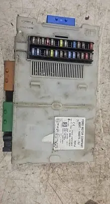 Ford Galaxy Fuse module 6G9T14A073DJ LTQF01125TP 28070405
