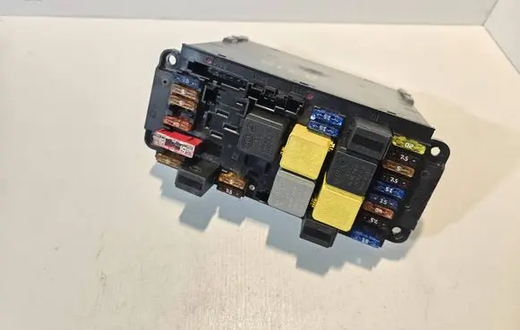Mercedes-Benz C W203 Fuse module 2095452701 5DK00848504