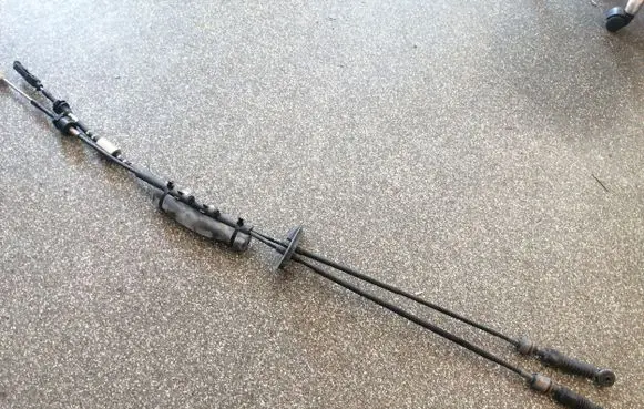 Mitsubishi Grandis Gear shift cable linkage 