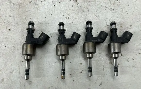 Chevrolet Silverado Fuel injectors set 12698632 JSDB5A2