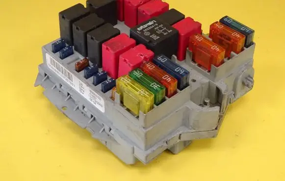 Alfa Romeo 166 Fuse module 60683102