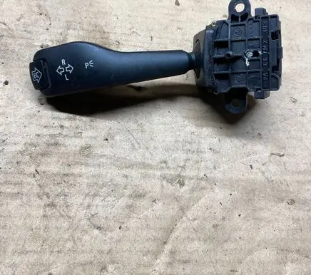 BMW 5 E39 Indicator stalk 8363668 011040105