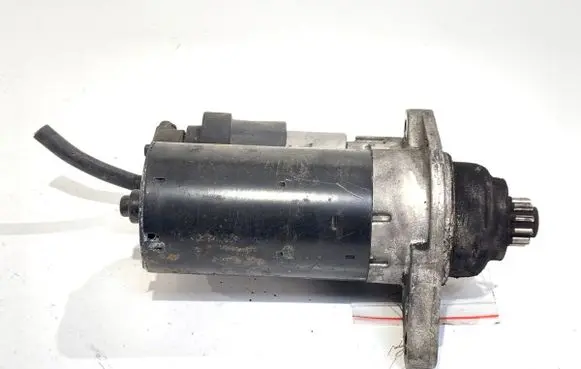 Volkswagen Golf V Starter motor 0001123012