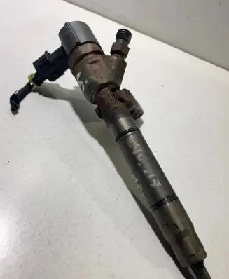 Hyundai i40 Fuel injector 0445110411