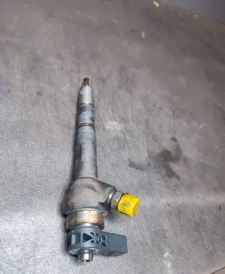 Skoda Octavia Mk3 (5E) Fuel injector 0445110477