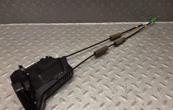 Toyota Yaris XP210 Rear door lock V5114120 69060K0030