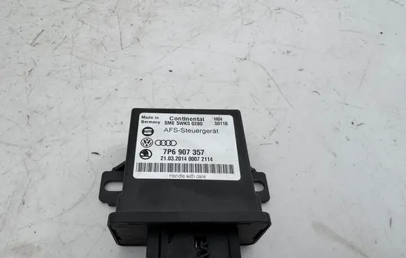 Volkswagen Touareg II Light module LCM 7P6907357 5WK50280 0203201400072114