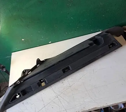 Skoda Superb B6 (3T) Parcel shelf load cover mount bracket 3T9867761