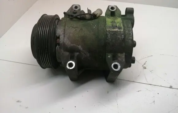 Volvo XC90 Air conditioning (A/C) compressor (pump) 8708581
