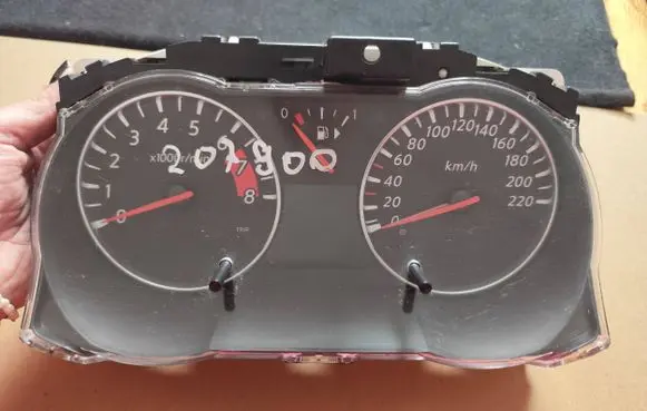 Nissan Note (E11) Speedometer (instrument cluster) 28FE4DY BH10C 207900km