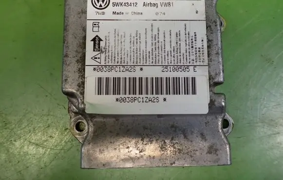 Skoda Octavia Mk2 (1Z) Airbag control unit/module 1K0909605T5WK43412