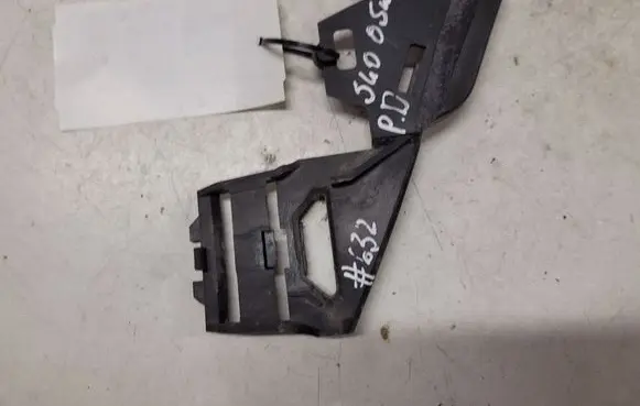 Volvo S40 Front bumper mounting bracket