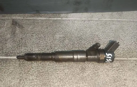 BMW 5 E39 Fuel injector 0445110029