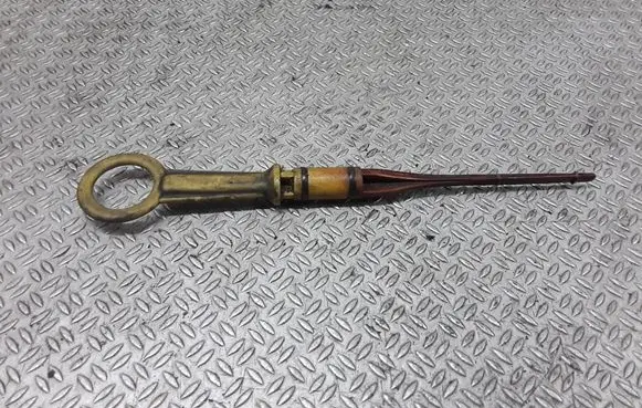 Renault Megane II Oil level dip stick 8200141457