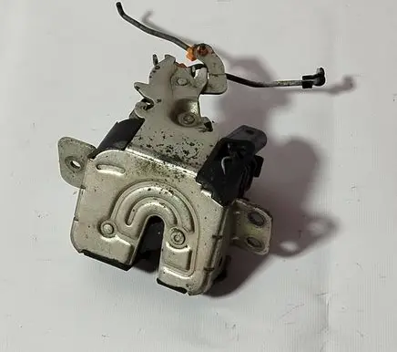Mitsubishi Colt Tailgate lock latch 