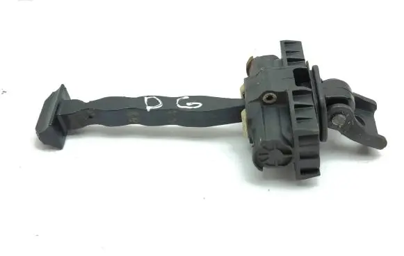 Volkswagen T-Roc Rear door check strap stopper