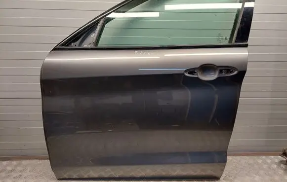 Alfa Romeo Stelvio Front door