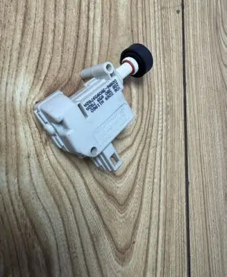 Audi Q7 4L Fuel tank cap lock D269N11960 3B0959782A