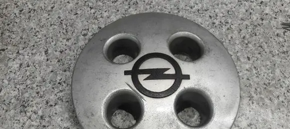 Opel Ascona A R13 wheel hub/cap/trim 