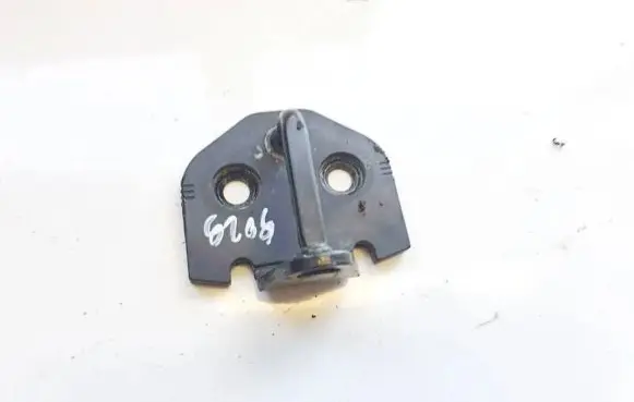 Volvo V50 Rear door lock loop/hook striker 30699045