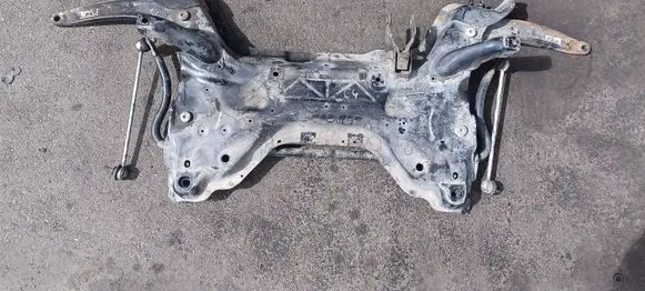 Citroen C4 II Front subframe 
