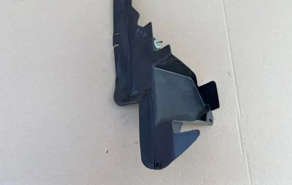 Ford Kuga I Intercooler air guide/duct channel 8V418311AB