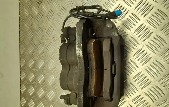 Mercedes-Benz Sprinter W906 Front brake caliper 25228