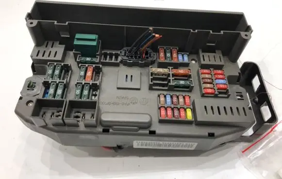 BMW X6 E71 Fuse box set 91451150
