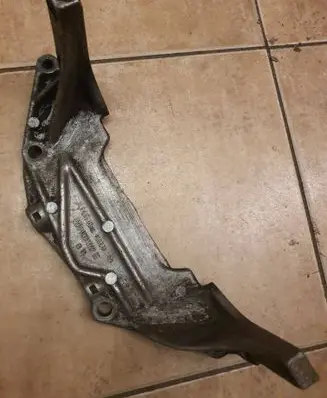 Audi A6 S6 C4 4A Engine mounting bracket 035199307E