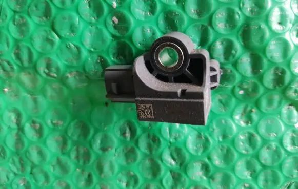 Hyundai Tucson TL Airbag deployment crash/impact sensor 95920B4000 09082018 A7177727509