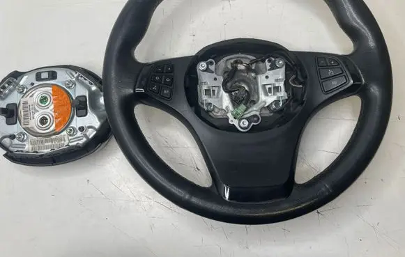 BMW X5 E53 Steering wheel 101676A4