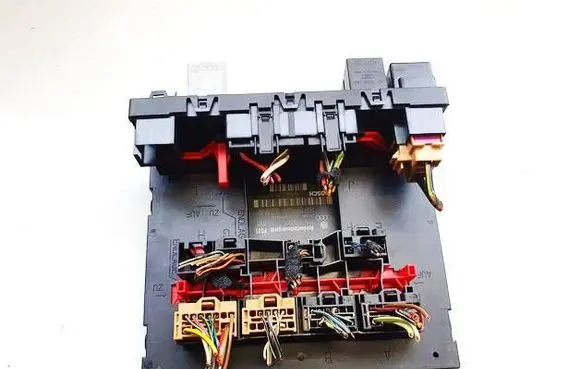 Audi A3 S3 8P Comfort/convenience module 8P0907279A