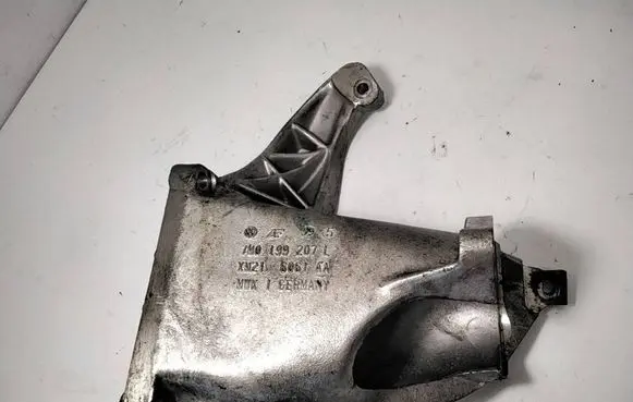 Seat Alhambra (Mk1) Gearbox mounting bracket 7M0199207L XM21606LAA