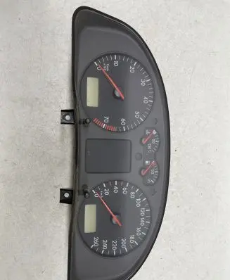 Volkswagen PASSAT B5 Speedometer (instrument cluster) 3B0919881F 110008794006