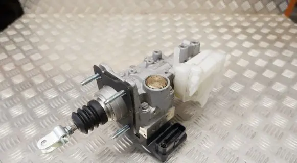 Toyota Highlander XU70 ABS Pump 472000E250