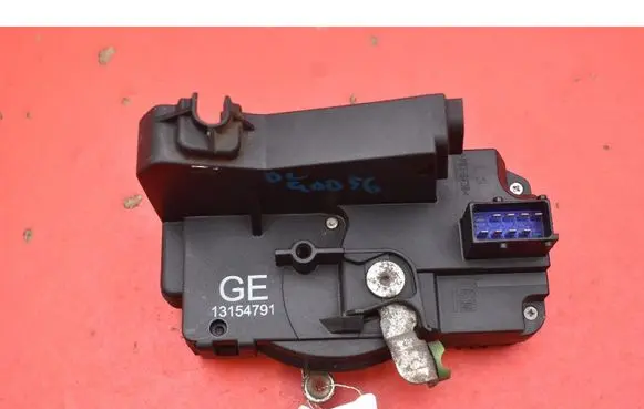 Opel Meriva A Front door lock 13154791