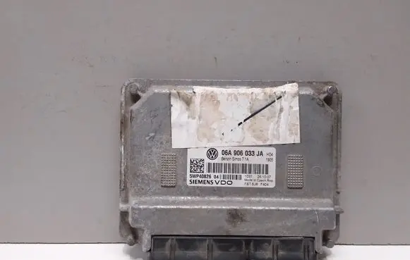 Volkswagen Golf VI Engine control unit/module 06A906033JA 5WP40826
