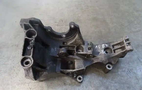 Audi A4 S4 B7 8E 8H Engine mounting bracket 03G903143D