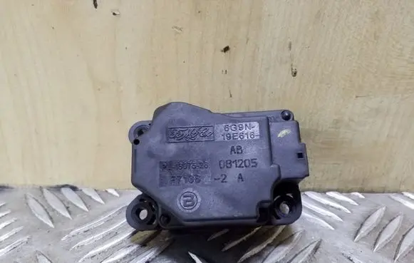 Volvo XC70 Air flap motor/actuator 6G9N19E616 PL1607526