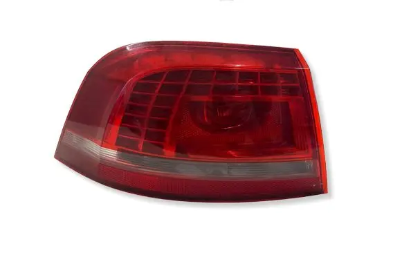 Volkswagen PASSAT B7 Rear/tail lights 