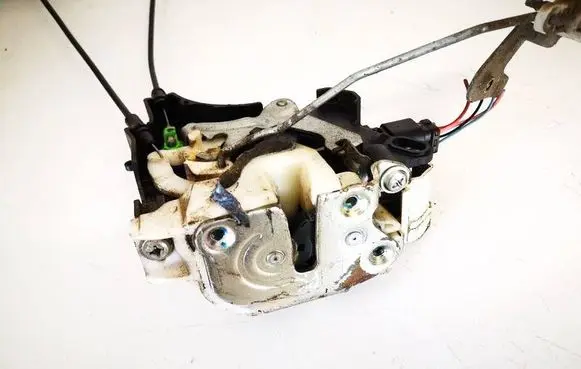 Peugeot 4007 Front door lock