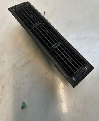 Volkswagen Transporter - Caravelle T4 Dash center air vent grill 701819709B 819703A